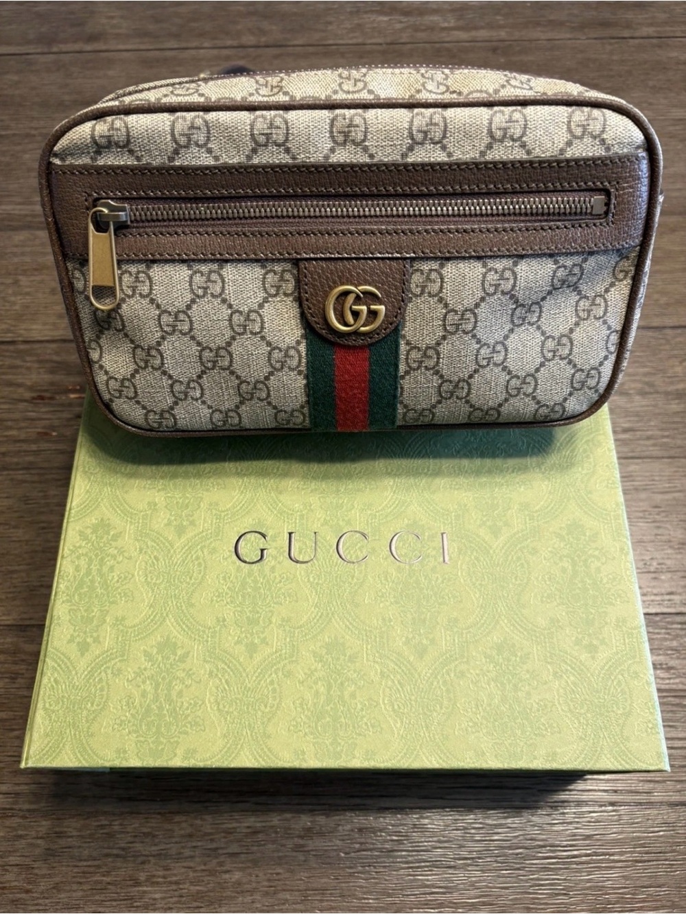 Woman’s Gucci belt bag excellent condition